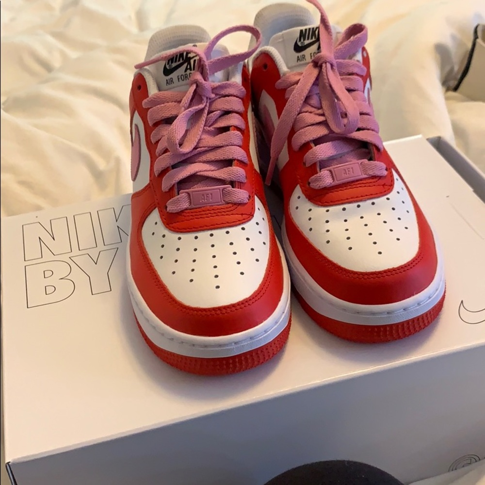 Nikes - Picture 4 of 4